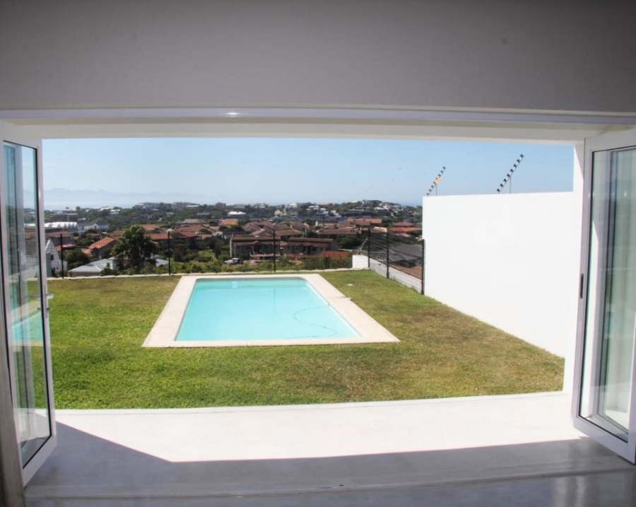 5 Bedroom Property for Sale in Whale Rock Western Cape